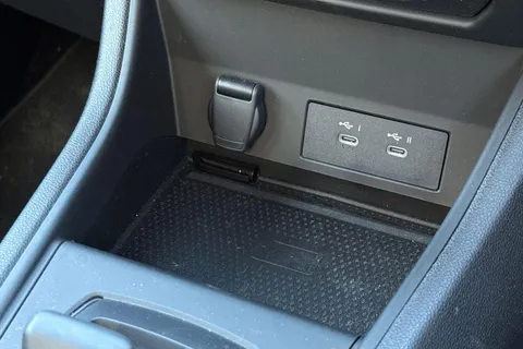 BD75XPW Renault Captur 1.8 E-Tech Full Hybrid 160 Evolution 5dr Auto Thumbnail #42