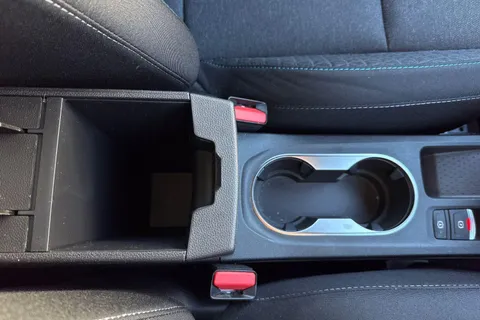 BD75XPW Renault Captur 1.8 E-Tech Full Hybrid 160 Evolution 5dr Auto Thumbnail #43