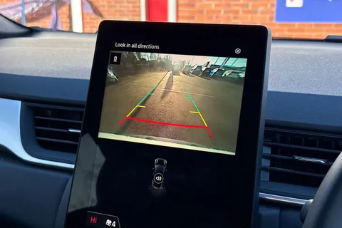 BD75XPW Renault Captur 1.8 E-Tech Full Hybrid 160 Evolution 5dr Auto Thumbnail #46