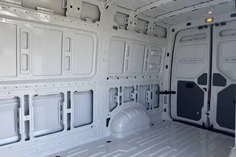 PK75UCV Volkswagen Crafter CR35 Panel van Commerce MWB 140 PS 2.0 TDI 6sp Manual FWD Thumbnail #13