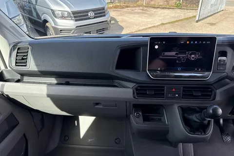 PK75UCV Volkswagen Crafter CR35 Panel van Commerce MWB 140 PS 2.0 TDI 6sp Manual FWD Thumbnail #14