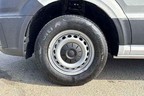 PK75UCV Volkswagen Crafter CR35 Panel van Commerce MWB 140 PS 2.0 TDI 6sp Manual FWD Thumbnail #23