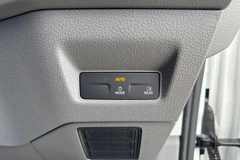 PK75UCV Volkswagen Crafter CR35 Panel van Commerce MWB 140 PS 2.0 TDI 6sp Manual FWD Thumbnail #34