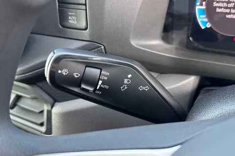 PK75UCV Volkswagen Crafter CR35 Panel van Commerce MWB 140 PS 2.0 TDI 6sp Manual FWD Thumbnail #42