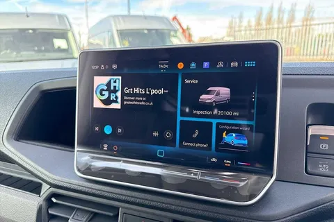 PK75UCV Volkswagen Crafter CR35 Panel van Commerce MWB 140 PS 2.0 TDI 6sp Manual FWD Thumbnail #45