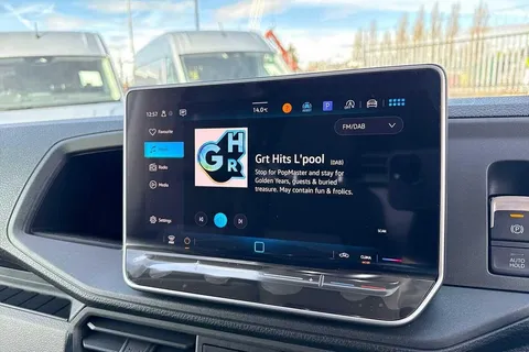 PK75UCV Volkswagen Crafter CR35 Panel van Commerce MWB 140 PS 2.0 TDI 6sp Manual FWD Thumbnail #46