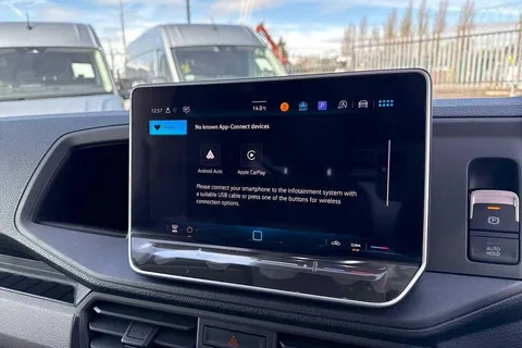 PK75UCV Volkswagen Crafter CR35 Panel van Commerce MWB 140 PS 2.0 TDI 6sp Manual FWD Thumbnail #48