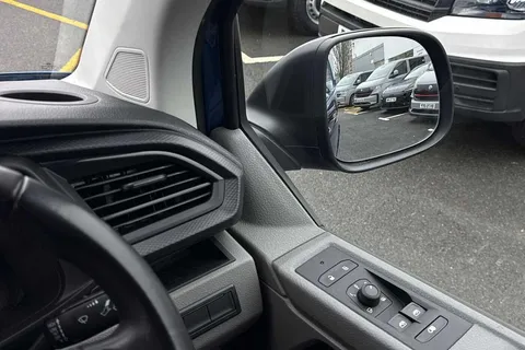 BD74VKS Volkswagen Transporter 2.0 TDI 150 Startline Van Thumbnail #17