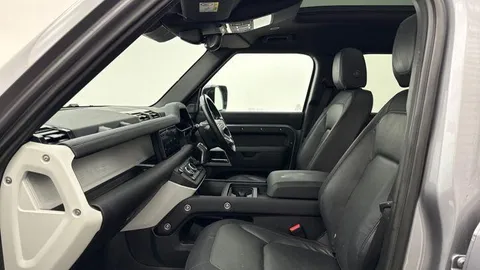 KT73EHR Land Rover Defender 110 3.0 D300 X-Dynamic SE 5dr Thumbnail #3