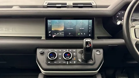 KT73EHR Land Rover Defender 110 3.0 D300 X-Dynamic SE 5dr Thumbnail #15