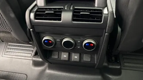KT73EHR Land Rover Defender 110 3.0 D300 X-Dynamic SE 5dr Thumbnail #18
