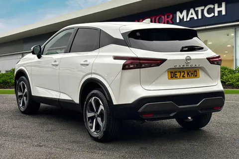 DE72KHD Nissan Qashqai 1.3 DIG-T MHEV N-Connecta Euro 6 (s/s) 5dr Thumbnail #3
