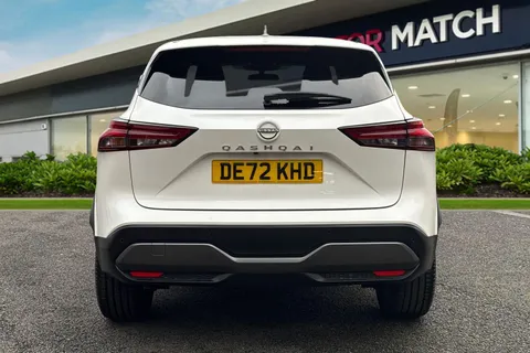 DE72KHD Nissan Qashqai 1.3 DIG-T MHEV N-Connecta Euro 6 (s/s) 5dr Thumbnail #5