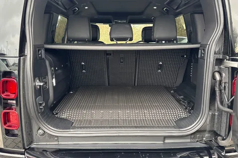 KM74EAK Land Rover Defender 110 2.0 P400e X-Dynamic HSE 5dr Thumbnail #12