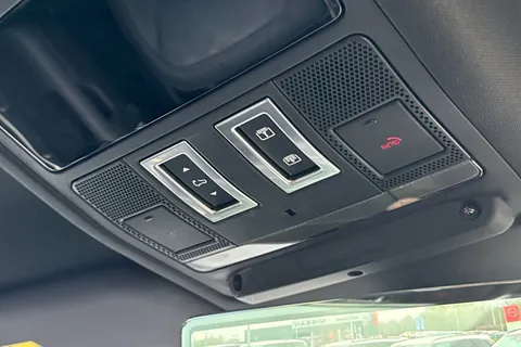 KM74EAK Land Rover Defender 110 2.0 P400e X-Dynamic HSE 5dr Thumbnail #25