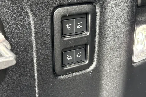 KM74EAK Land Rover Defender 110 2.0 P400e X-Dynamic HSE 5dr Thumbnail #29