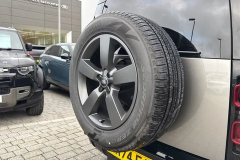 KM74EAK Land Rover Defender 110 2.0 P400e X-Dynamic HSE 5dr Thumbnail #32