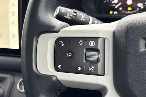 KM74EAK Land Rover Defender 110 2.0 P400e X-Dynamic HSE 5dr Thumbnail #36