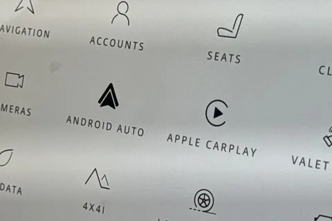 KM74EAK Land Rover Defender 110 2.0 P400e X-Dynamic HSE 5dr Thumbnail #38