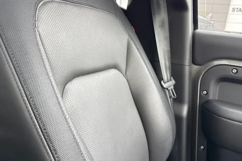 KM74EAK Land Rover Defender 110 2.0 P400e X-Dynamic HSE 5dr Thumbnail #51