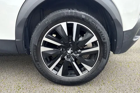 BL70LLK PEUGEOT 2008 1.2 PureTech GT Line EAT Euro 6 (s/s) 5dr Thumbnail #13