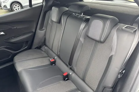 BL70LLK PEUGEOT 2008 1.2 PureTech GT Line EAT Euro 6 (s/s) 5dr Thumbnail #20