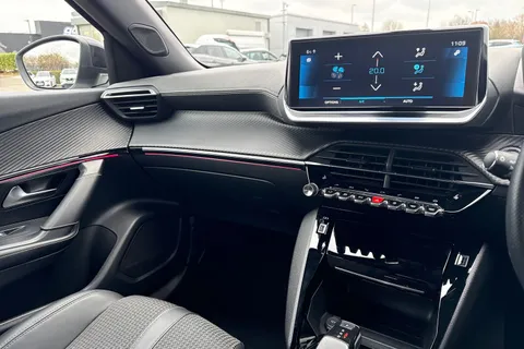 BL70LLK PEUGEOT 2008 1.2 PureTech GT Line EAT Euro 6 (s/s) 5dr Thumbnail #47