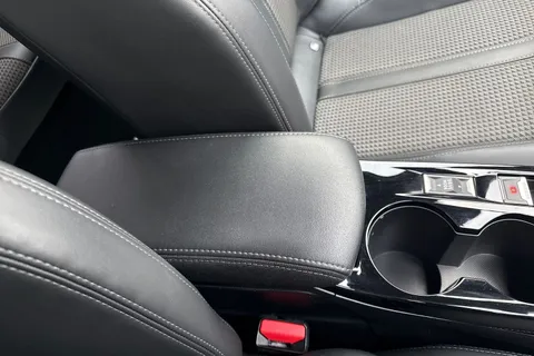 BL70LLK PEUGEOT 2008 1.2 PureTech GT Line EAT Euro 6 (s/s) 5dr Thumbnail #62