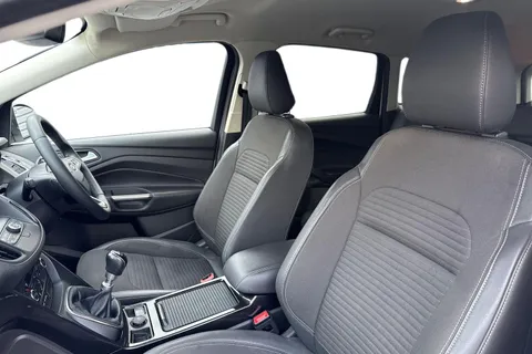 WP69ETU Ford Kuga 2.0 TDCi EcoBlue Titanium Edition Euro 6 (s/s) 5dr Thumbnail #17