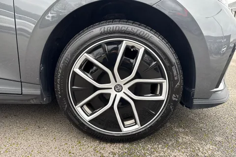 DC23WGY MG Mg4 64kWh Trophy Long Range Auto 5dr Thumbnail #10