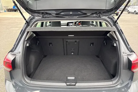 WP71RHX Volkswagen Golf 2.0 TDI Life Euro 6 (s/s) 5dr Thumbnail #11