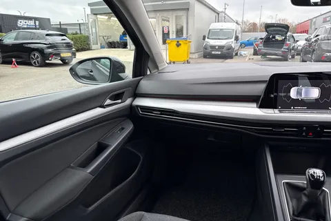 WP71RHX Volkswagen Golf 2.0 TDI Life Euro 6 (s/s) 5dr Thumbnail #16