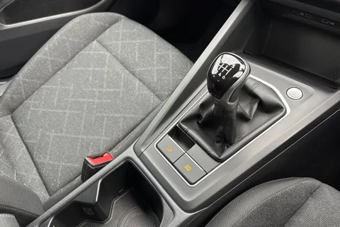 WP71RHX Volkswagen Golf 2.0 TDI Life Euro 6 (s/s) 5dr Thumbnail #21