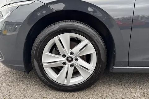 WP71RHX Volkswagen Golf 2.0 TDI Life Euro 6 (s/s) 5dr Thumbnail #24