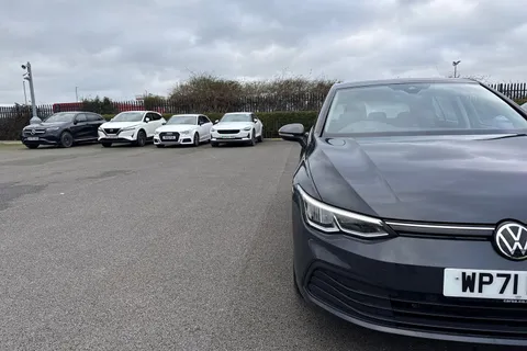 WP71RHX Volkswagen Golf 2.0 TDI Life Euro 6 (s/s) 5dr Thumbnail #26