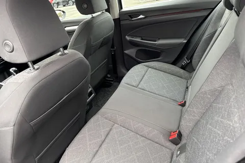 WP71RHX Volkswagen Golf 2.0 TDI Life Euro 6 (s/s) 5dr Thumbnail #35