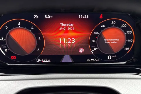 WP71RHX Volkswagen Golf 2.0 TDI Life Euro 6 (s/s) 5dr Thumbnail #42