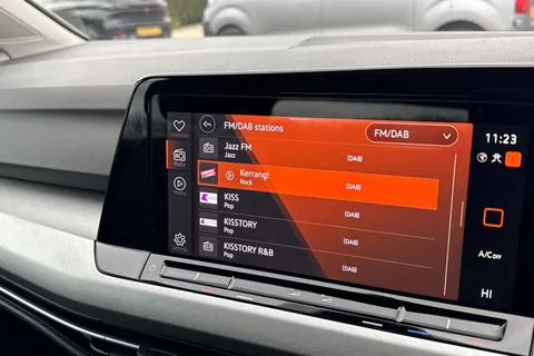 WP71RHX Volkswagen Golf 2.0 TDI Life Euro 6 (s/s) 5dr Thumbnail #44