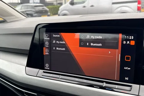 WP71RHX Volkswagen Golf 2.0 TDI Life Euro 6 (s/s) 5dr Thumbnail #45