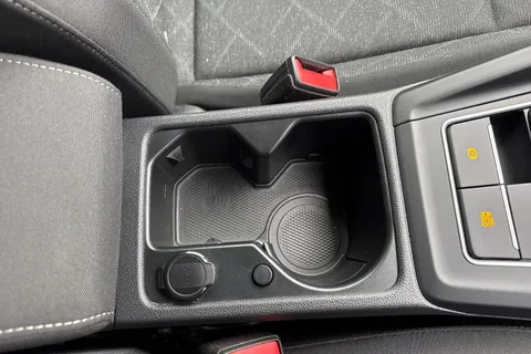 WP71RHX Volkswagen Golf 2.0 TDI Life Euro 6 (s/s) 5dr Thumbnail #54