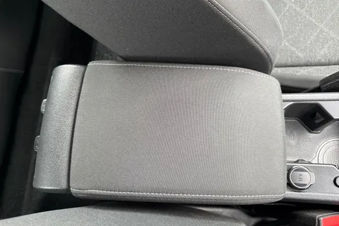 WP71RHX Volkswagen Golf 2.0 TDI Life Euro 6 (s/s) 5dr Thumbnail #55