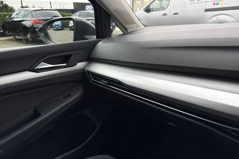 WP71RHX Volkswagen Golf 2.0 TDI Life Euro 6 (s/s) 5dr Thumbnail #58