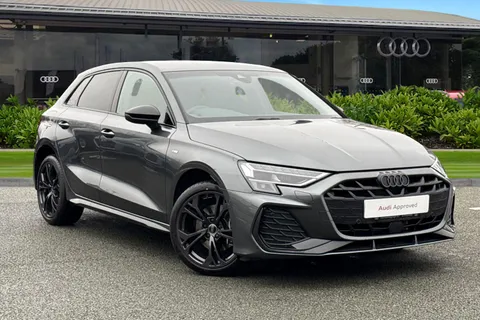 LR75CYH Audi A3 Black Edition 40 TFSI e  204 PS S tronic Thumbnail #2