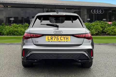 LR75CYH Audi A3 Black Edition 40 TFSI e  204 PS S tronic Thumbnail #5