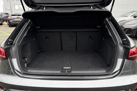 LR75CYH Audi A3 Black Edition 40 TFSI e  204 PS S tronic Thumbnail #7