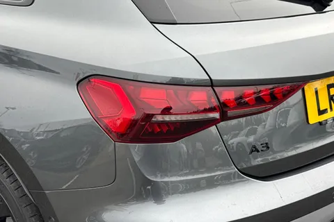 LR75CYH Audi A3 Black Edition 40 TFSI e  204 PS S tronic Thumbnail #8