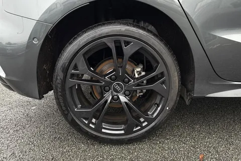 LR75CYH Audi A3 Black Edition 40 TFSI e  204 PS S tronic Thumbnail #11