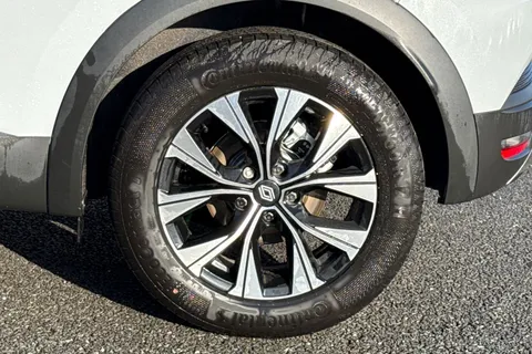 BD75XPW Renault Captur 1.8 E-Tech Full Hybrid 160 Evolution 5dr Auto Thumbnail #15