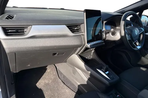 BD75XPW Renault Captur 1.8 E-Tech Full Hybrid 160 Evolution 5dr Auto Thumbnail #17