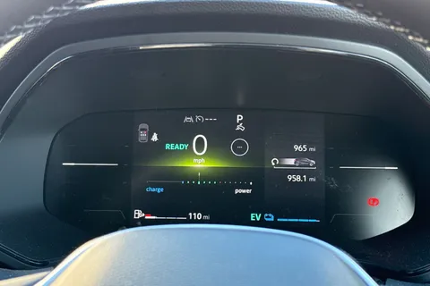 BD75XPW Renault Captur 1.8 E-Tech Full Hybrid 160 Evolution 5dr Auto Thumbnail #20